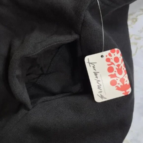 Free People Movement Sweatshirt Tank Pockets Oversized Small Black Logo NEW - Picture 4 of 13